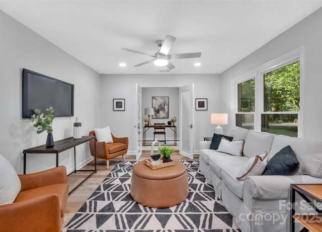 Property at 729 Aintree Rd, Charlotte, NC 28215, 3 beds, 2 baths