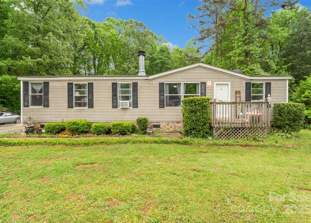 Property at 5128 Green Leaf Ct, Mount Holly, NC 28120, 3 beds, 2 baths