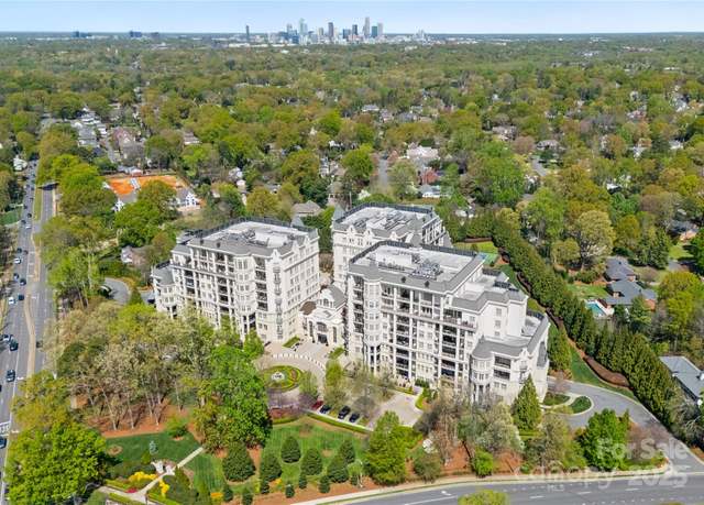 Property at 2823 Providence Rd #143, Charlotte, NC 28211, 2 beds, 2.5 baths