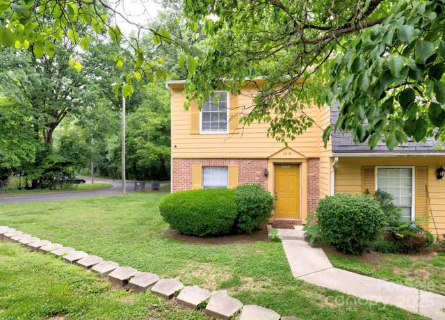 Property at 3919 Briarhill Dr, Charlotte, NC 28215, 3 beds, 1.5 baths