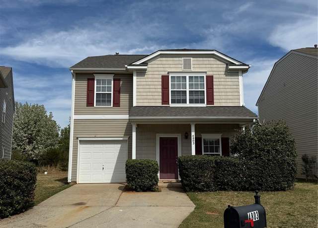 Property at 4803 Roxfield Ln, Charlotte, NC 28215, 3 beds, 2.5 baths