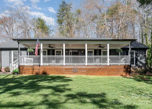 Property at 9401 Elvis Dr, Charlotte, NC 28215, 3 beds, 2 baths
