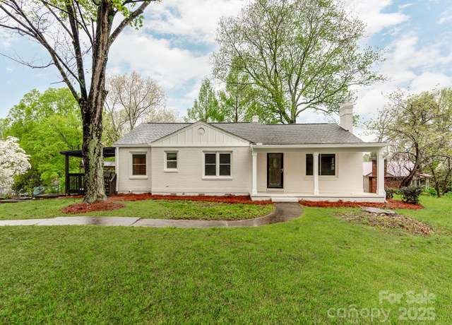 Property at 1113 Gregory Ln, Statesville, NC 28677, 3 beds, 3 baths