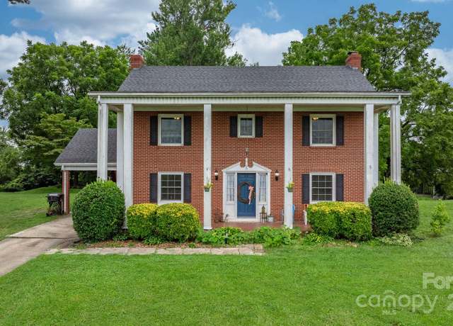 Property at 55 Hennessee St, Morganton, NC 28655, 4 beds, 3.5 baths