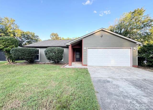 Property at 10709 Coachman Cir, Charlotte, NC 28277, 3 beds, 2 baths
