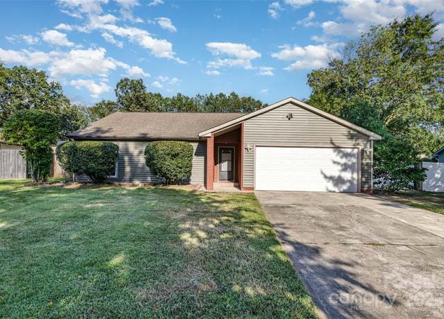 Property at 10709 Coachman Cir, Charlotte, NC 28277, 3 beds, 2 baths