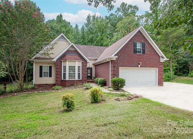 Property at 8205 Poplar Grove Cir, Waxhaw, NC 28173, 3 beds, 2 baths