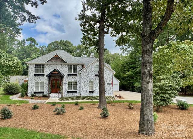 Property at 125 Woodstream Cir, Mooresville, NC 28117, 3 beds, 3 baths