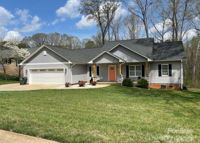 Property at 2222 Evergreen Dr, Newton, NC 28658, 3 beds, 2 baths