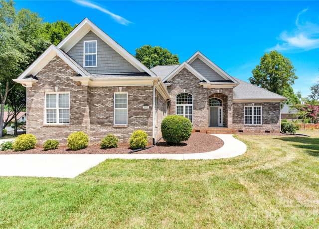 Property at 267 Spring Run Dr, Mooresville, NC 28117, 4 beds, 3.5 baths