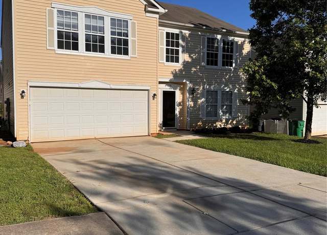 Property at 4521 Palustris Ct, Charlotte, NC 28269, 4 beds, 2.5 baths