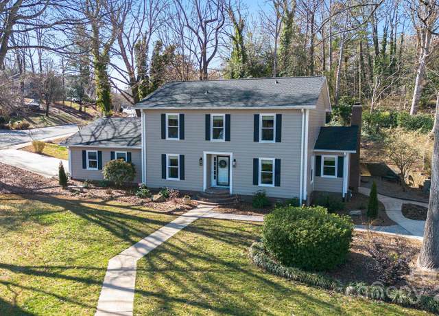Property at 1221 20th Ave NW, Hickory, NC 28601, 3 beds, 2.5 baths