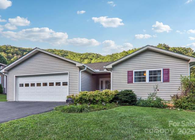 Property at 110 Pinellas Ln, Waynesville, NC 28785, 3 beds, 2 baths