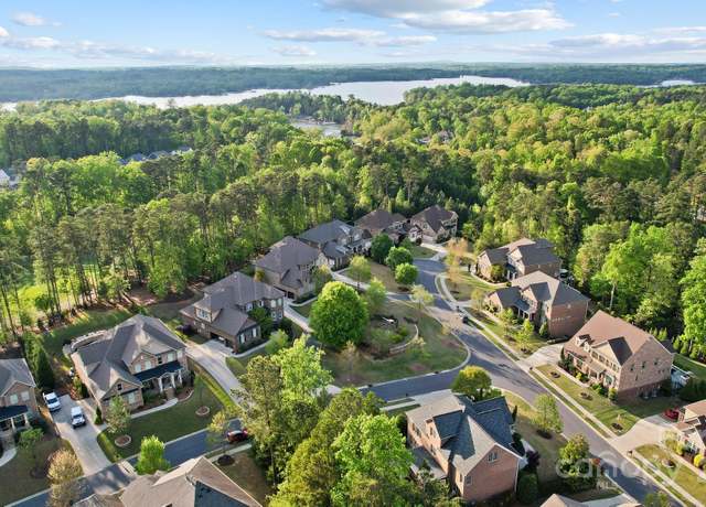 Property at 16532 Flintrock Falls Ln, Charlotte, NC 28278, 6 beds, 5 baths