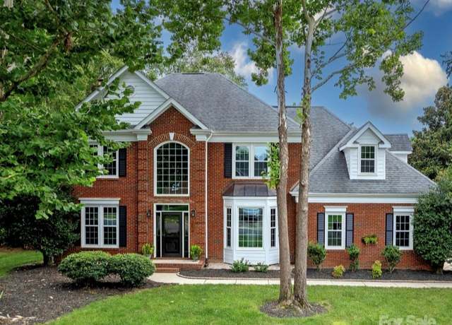 Property at 302 Bramwell Pl, Matthews, NC 28105, 5 beds, 2.5 baths