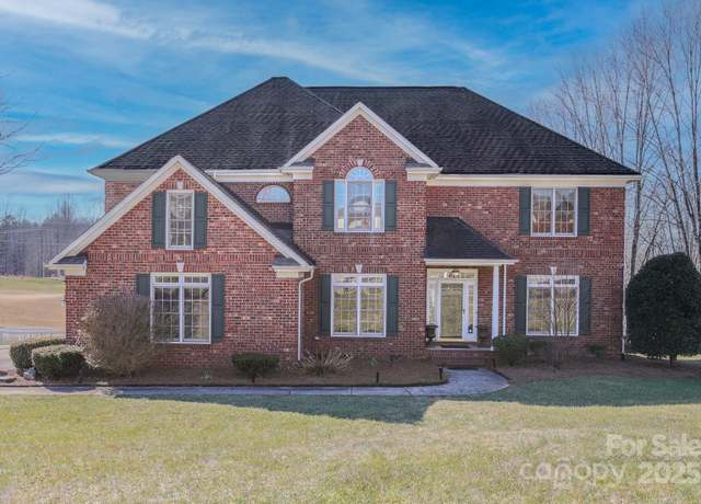 Property at 104 Fox Den Cir, Statesville, NC 28677, 5 beds, 2.5 baths