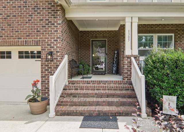 Property at 8305 Aspen Ct, Charlotte, NC 28227, 5 beds, 4.5 baths