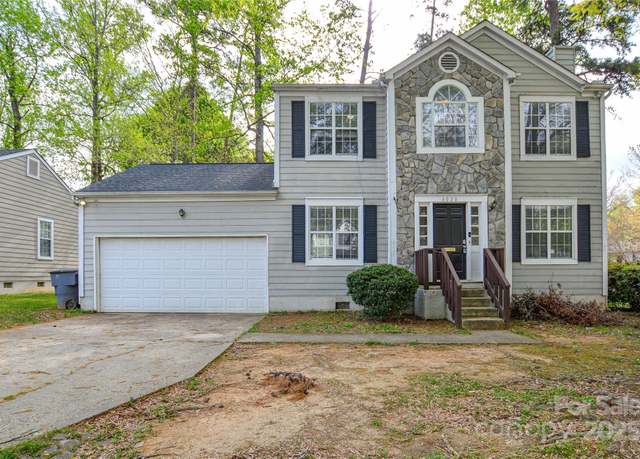 Property at 6020 Running Deer Rd, Charlotte, NC 28214, 3 beds, 2.5 baths