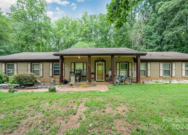 Property at 1901 Davenport St, Newton, NC 28658, 3 beds, 2 baths