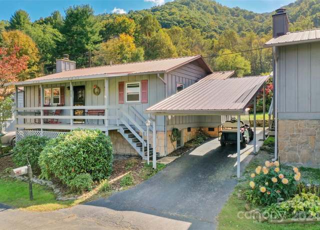 Property at 228 Raven Rdg, Maggie Valley, NC 28751, 2 beds, 2 baths
