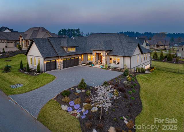 Property at 274 Daniel Circle Dr, Mills River, NC 28759, 3 beds, 3.5 baths