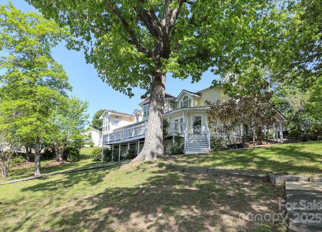 Property at 17333 Saranita Ln, Charlotte, NC 28278, 5 beds, 5 baths