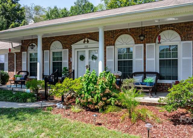 Property at 723 Wilmore St NE, Lenoir, NC 28645, 4 beds, 3.5 baths