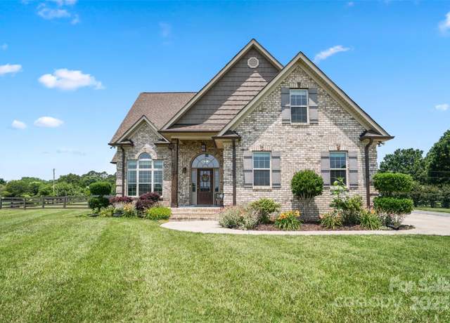 Property at 3340 Emerald Pointe Ct, Monroe, NC 28110, 4 beds, 2.5 baths