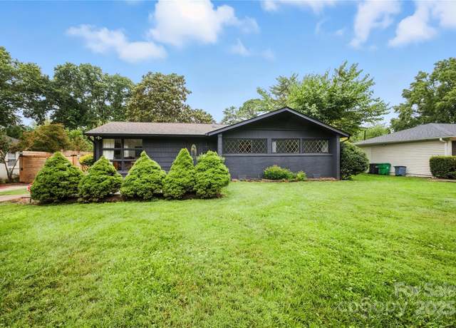 Property at 4535 Crestmont Dr, Charlotte, NC 28205, 3 beds, 3 baths