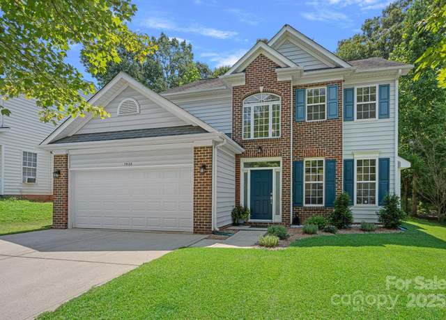 Property at 7528 Grabill Dr, Charlotte, NC 28269, 3 beds, 2.5 baths