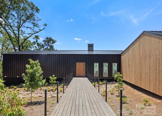 Property at 631 Elk Mountain Scenic Hwy, Asheville, NC 28804, 3 beds, 3.5 baths