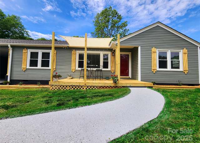 Property at 501 N Hawthorne St, Mount Holly, NC 28120, 3 beds, 2 baths