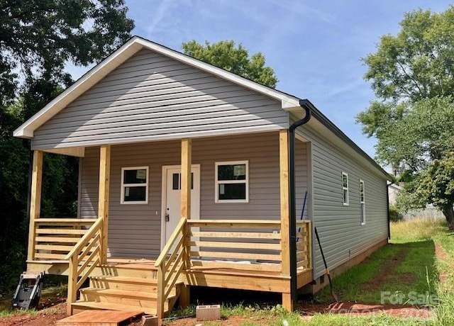 Property at 216 Stephens Dr, Morganton, NC 28655, 3 beds, 2 baths