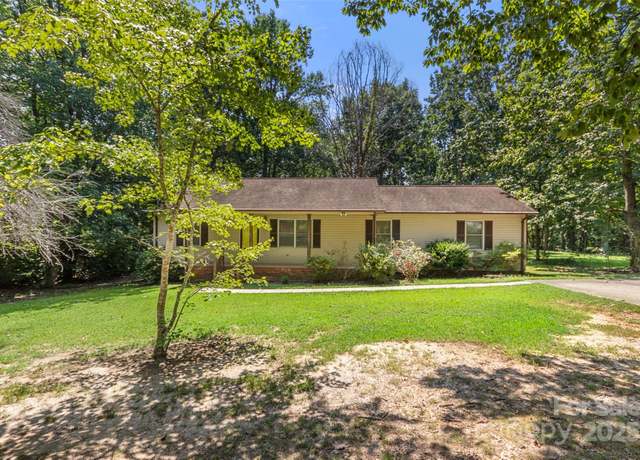 Property at 1302 Hickory Nut Ln, Lincolnton, NC 28092, 4 beds, 2 baths