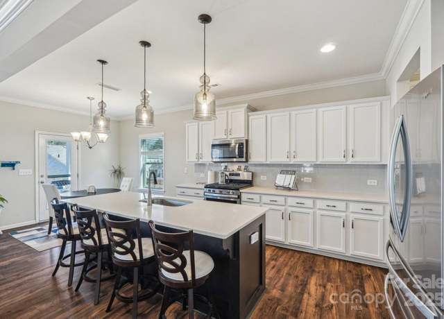 Property at 1426 Whitman Ct, York, SC 29745, 5 beds, 3.5 baths