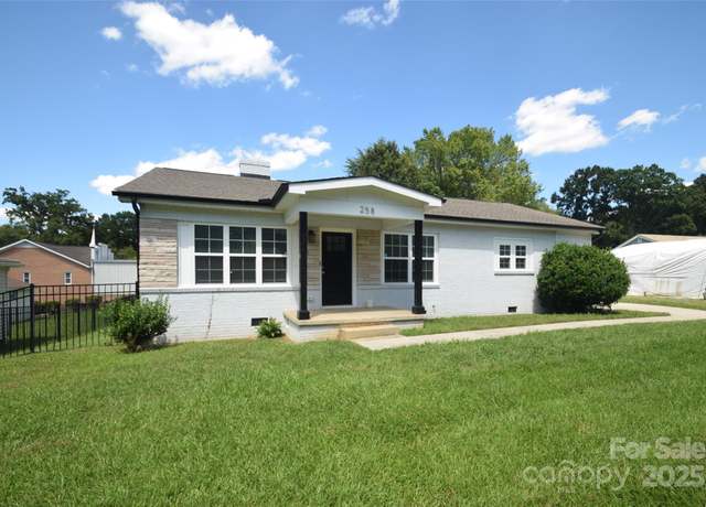 Property at 258 Carver Ave SW, Concord, NC 28025, 3 beds, 2 baths