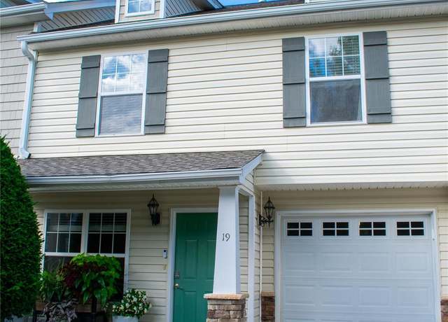 Property at 19 Singleton Ln, Fletcher, NC 28732, 3 beds, 2.5 baths