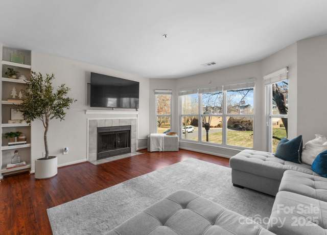 Property at 529 N Graham St Unit 2G, Charlotte, NC 28202, 1 bed, 1 bath