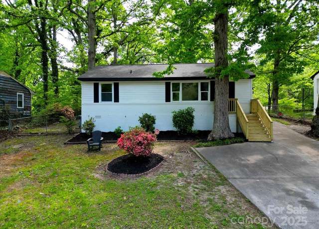 Property at 1750 Oak Valley Dr, Gastonia, NC 28054, 3 beds, 2 baths