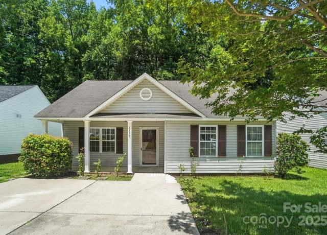 Property at 2239 Blue Hampton Ln, Charlotte, NC 28213, 2 beds, 1 bath