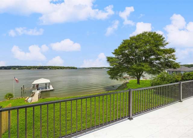 Property at 5985 Natoma Rd, Clover, SC 29710, 4 beds, 4.5 baths