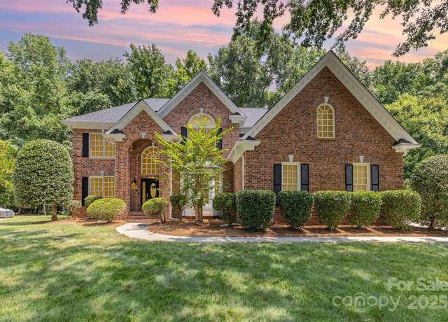Property at 6612 Saunton Ct, Charlotte, NC 28277, 4 beds, 3.5 baths
