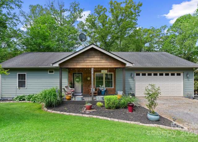 Property at 34 Grandview Ct, Asheville, NC 28806, 2 beds, 2 baths