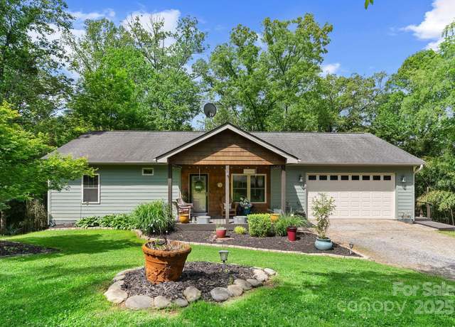 Property at 34 Grandview Ct, Asheville, NC 28806, 2 beds, 2 baths