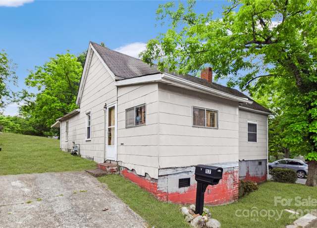 Property at 117 Young Ave SW, Concord, NC 28025, 3 beds, 1.5 baths