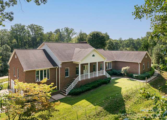Property at 735 Macedonia Rd, Asheville, NC 28804, 3 beds, 5 baths