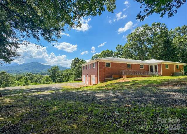 Property at 378 Monte Vista Dr, Waynesville, NC 28786, 5 beds, 4 baths