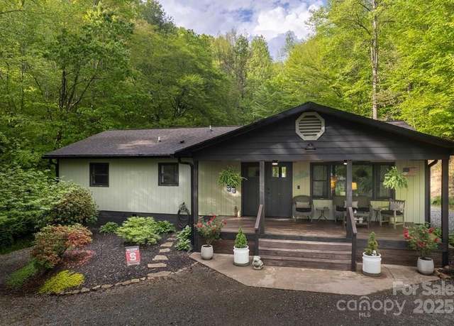 Property at 6623 Skyland Dr, Sylva, NC 28779, 3 beds, 2 baths