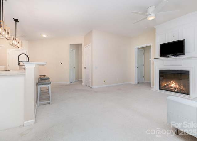 Property at 14624 Via Sorrento Dr #6206, Charlotte, NC 28277, 3 beds, 2 baths