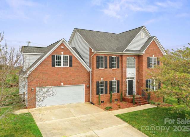Property at 1919 46th Avenue Dr NE #46, Hickory, NC 28601, 3 beds, 2.5 baths